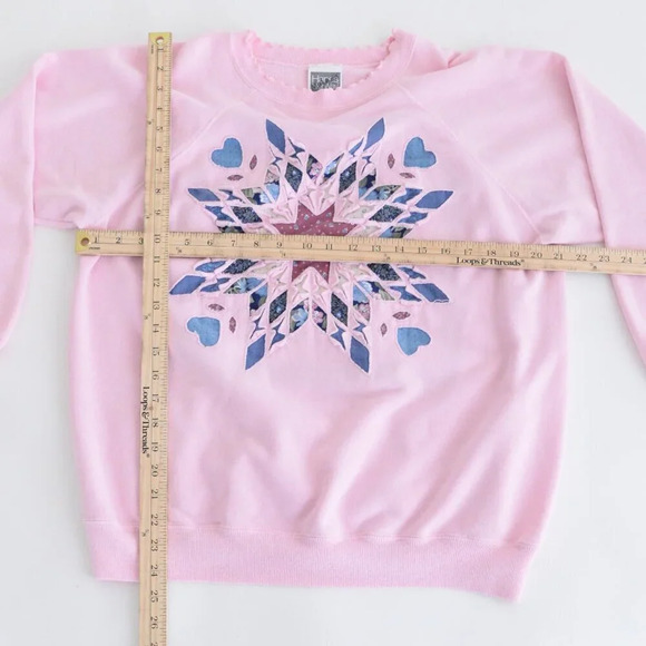 Vintage Hanes Pink With Cut Out Quilted Flower Design Crewneck Sweater XL - Picture 4 of 14